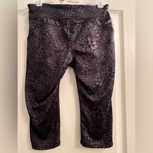 Womens Danskin Now Capri Leggings - Picture 1 of 9